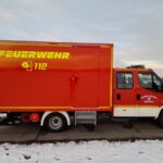 Feuerwehrfahrzeug Mückenhain (Gerätewagen) auf Straße